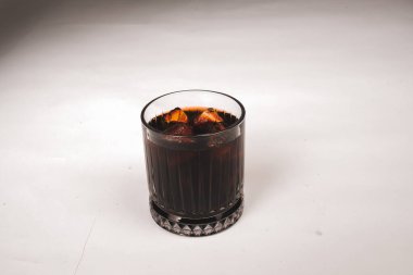 Kahve Aroma Odayı Masadan dolduruyor