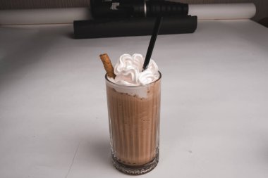 Lezzetli renkli kokteyller, parti kokteylleri.