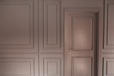 Modern oturma odasının içi.