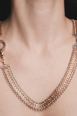 Zarif Altın ve Elmas Kolyeler