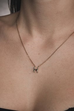 Kadınlar İçin Klasik Elmas ve Altın Mücevher