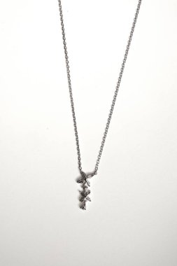 Şık mücevherler, elmaslar ve değerli taşlar..