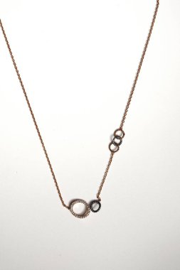 Parlak Mücevher Setleri: Altın, Elmas ve Gemstone