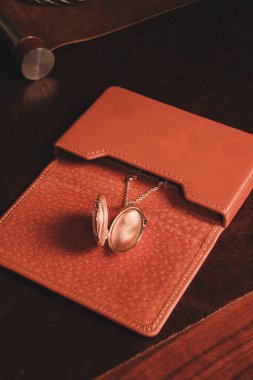 Klasik Altın ve Elmas Düğün Mücevherleri