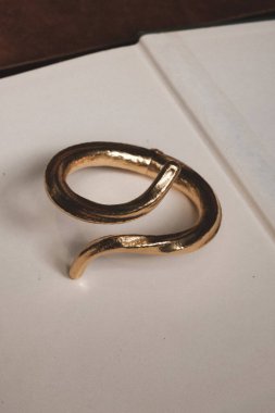 Parlak Elmaslı Görkemli Altın Mücevherler