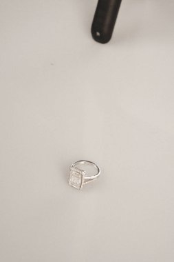 Parlak Mücevher Setleri: Altın, Elmas ve Gemstone