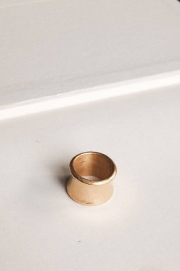 Parlak Elmas Kolyeler ve Altın Mücevherler