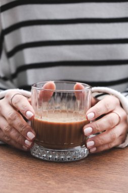 Sıcak Kahve Sabah Soğuğunu Isıtıyor