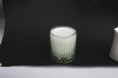 Kalın ve Pürüzsüz Eski Kokteyl