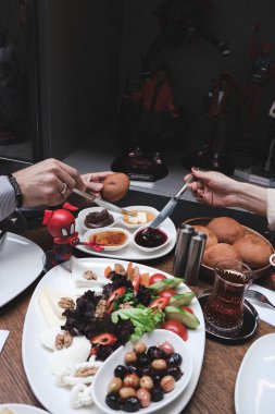 zengin ve leziz Türk Kahvaltı