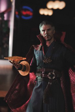 Dr. Strange 'in yemeği var, özel koleksiyon figürü.