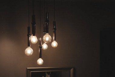 Yemek stili; taze sebzeler, un ve baharatlar masada, yemek.