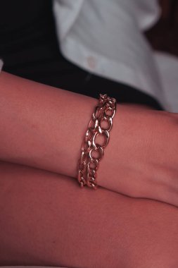 Altın ve Elmaslı Parlak Gemstone Mücevherleri