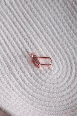 Altın ve Elmaslı Parlak Gemstone Mücevherleri