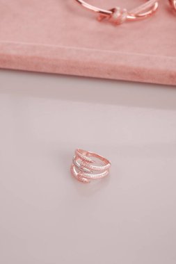 Özel durumlar için zarif Altın ve Elmas Mücevherler