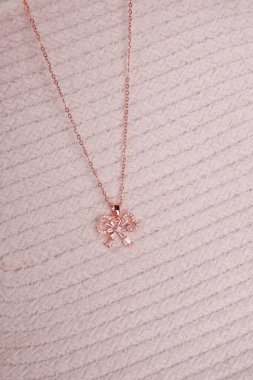 Değerli Altın ve Elmas Mücevherler