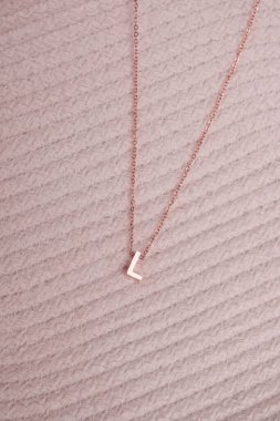 Parlak Altın Mücevherler Göz kamaştırıcı elmaslarla