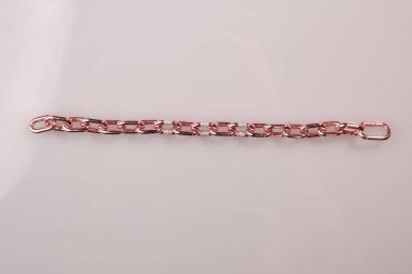 Modern Kadınlar İçin Şık Altın ve Elmas Mücevherler