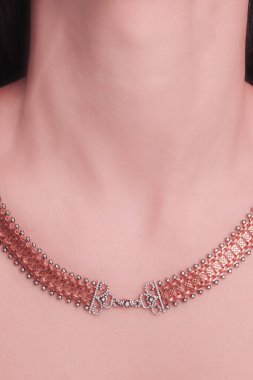 Parlak Elmaslı Görkemli Altın Mücevherler