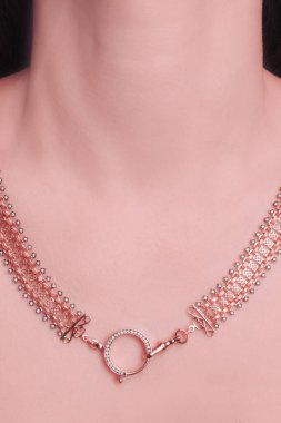 Parlak Elmaslı Görkemli Altın Mücevherler