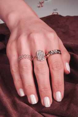 Büyüleyici Altın ve Elmas Gelinlik Takıları