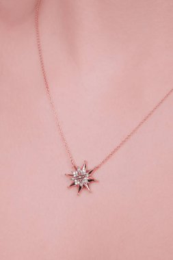 Tasarımcı Mücevherleri: Altın, Elmas ve Gemstone