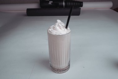 Lezzetli renkli kokteyller, parti kokteylleri.