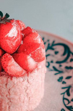 Lezzetli doğum günü pastası, el yapımı pasta.