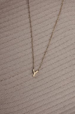 Parlak Elmas Kolyeler ve Altın Mücevherler