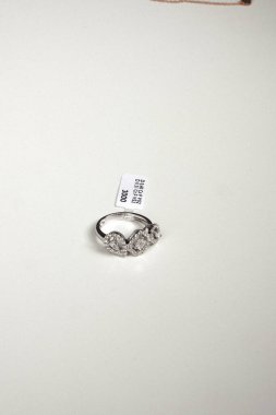 Lüks Mücevher Parçaları: Altın ve Elmaslar Bir arada