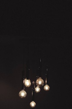 Modern oturma odasının içi.