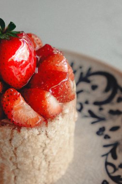 Masada lezzetli bir pasta var.