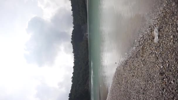 Paisaje Natural Vertical Video Montaña Retrato Panorámico Lago Talaga Bodas — Vídeos de Stock