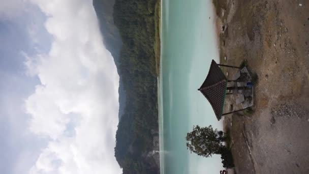 Φυσικό Τοπίο Κάθετο Βίντεο Βουνό Πορτρέτο Πανοραμική Λίμνη Talaga Bodas — Αρχείο Βίντεο