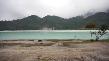 Güzel doğal manzara, dağlar, panoramalar, Talaga Bodas Gölü, Garut, Batı Java, Endonezya 'daki doğal turistik yerler.