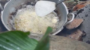 Geleneksel yemek pişirmek için baharatlı kırmızı biber.