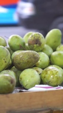 Olgun, tatlı yeşil mango yığını