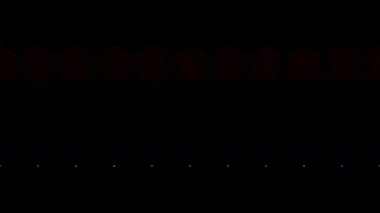 soyut çizgiler merkezde parlayan renkli ışık, soyut arkaplan hareket eden çizgiler ve parlayan ışık