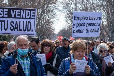 Madrid Spain. 02 12 2023. Demonstration in favor of Public Health in Madrid. People with banners and posters claiming in favor of Health and in support of doctors and nurses.
