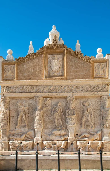 Греческий Фонтан Площади Альдо Моро Галлиполи Италия Древние Руины Возле — стоковое фото