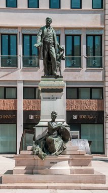 Lecce, İtalya. 07 01 2019. Lecce Meydanı 'ndaki Sigismondo Castromediano Anıtı. 1848 ayaklanmalarından sonra mahkum edilen Salento milletvekili, oturan kadın özgürlüğü temsil ediyor..