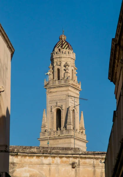 Olaszországi Lecce Katedrális Harangtornya Dasumno Utcából Származó Azonos Nevű Téren Jogdíjmentes Stock Képek