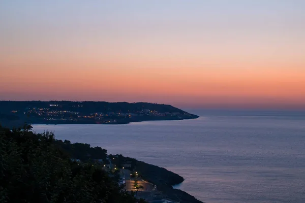 Widok Wybrzeże Belvedere Castro Włochy Oddali Miasto Santa Cesarea Terme — Zdjęcie stockowe