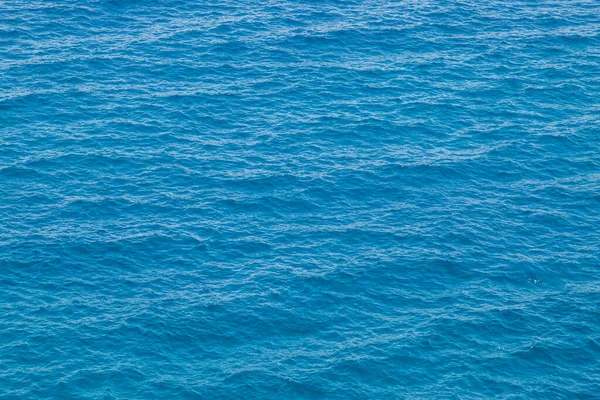 Aguas Azules Profundas Día Soleado Verano Superficie Ondulada Agua Mar — Foto de Stock