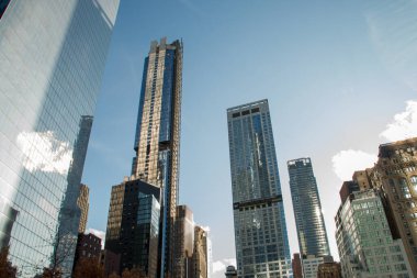 New York, ABD. 11 09 2019. Manhattan 'daki Dünya Ticaret Merkezi' nin şehir manzarası. 123 Washington Caddesi gökdeleni solda ve 125 Greenwich Caddesi sağda..