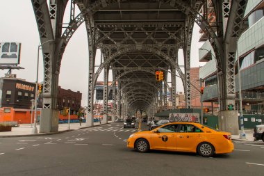 New York, ABD. 11 10 2019. Batı Harlem mahallesindeki şehir manzarası. Riverside Köprüsü W 125. Cadde üzerinde..