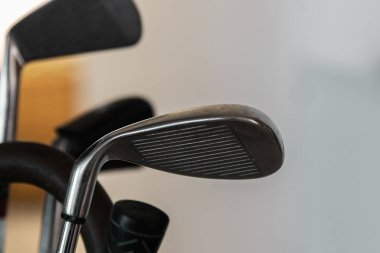 Odaktaki Kesinlik: Bir Golf Kulübü Şaftı 'nın Yakın Çekimi