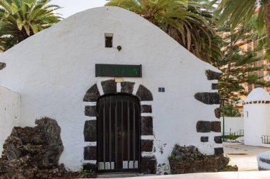 El Polvorin, Castillo San Felpe yakınlarında tarihi bir askeri mühimmat deposu, Puerto de la Cruz, İspanya 'nın Tenerife Kanarya Adası,