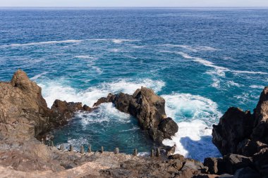 Charco de La Laja, doğal bir volkanik yüzme havuzu, San Juan de la Rambla, Kanarya adası, İspanya