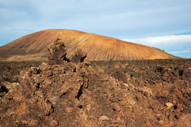 Sabah vakti Montana Corujo 'nun önünde, Kanarya adası Lanzarote, İspanya